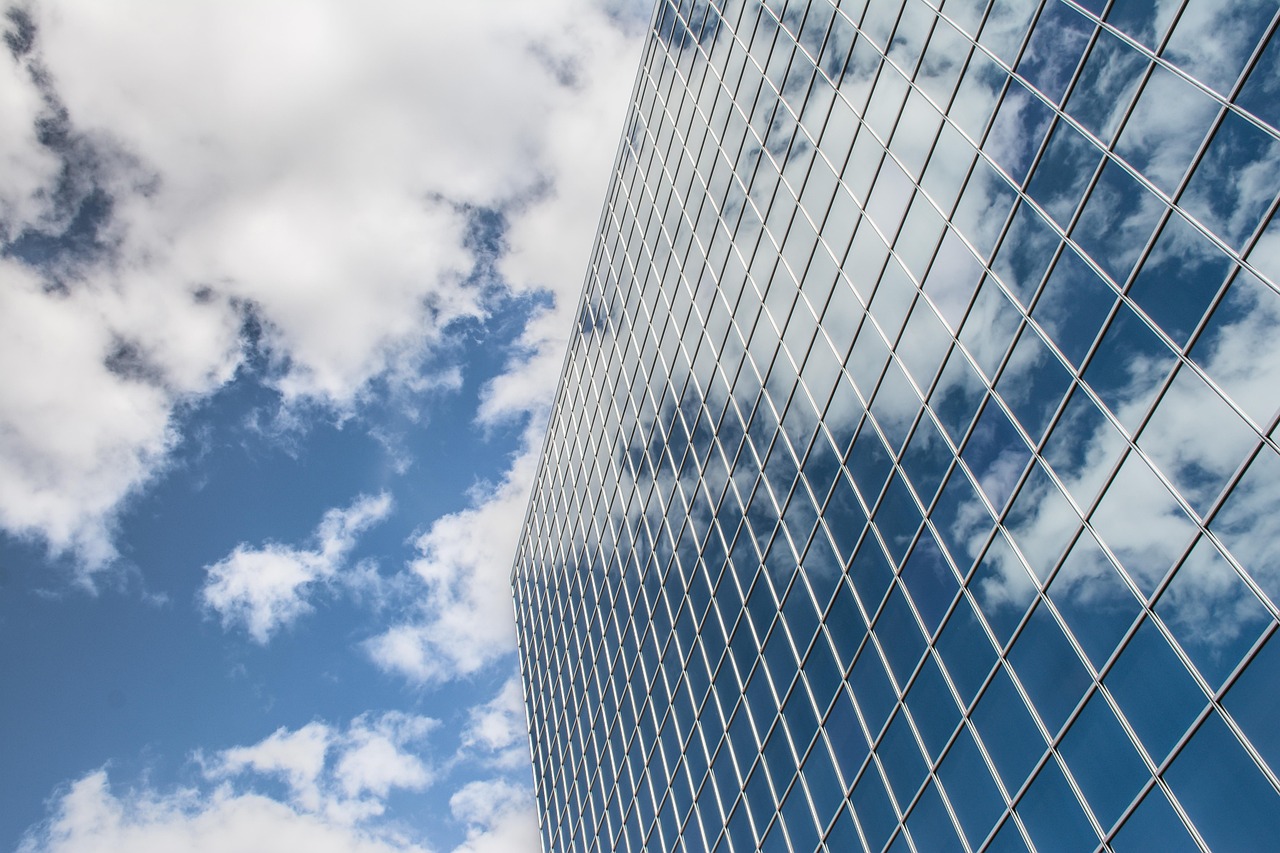 Choosing a Bank Account for Zelle and Relocation